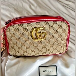 Gucci Beige and Red Crossbody Camera Bag (Rare)